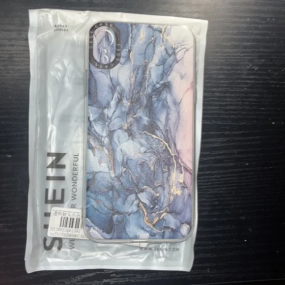 Blue marble iPhone XR case - Picture 2 of 5